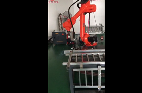 爾必地焊接機器人客戶打樣現場視頻