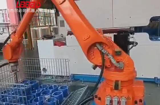 電纜線(xiàn)搬運(yùn)碼垛機(jī)器人應(yīng)用案例視頻