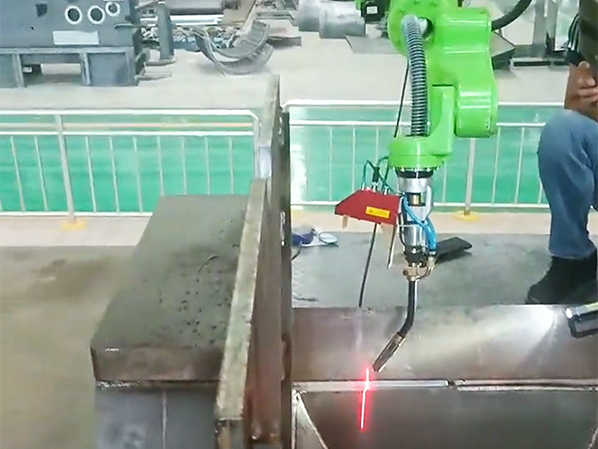 選對焊接機(jī)器人，焊接質(zhì)量和產(chǎn)能都能翻倍！